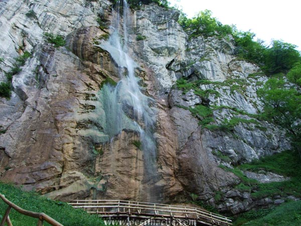hidroloski_spomenik_prirode_vodopad_skakavac